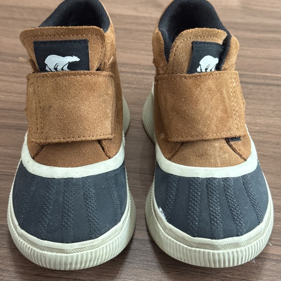 Kids Sorel Snow Boots - Picture 2 of 4